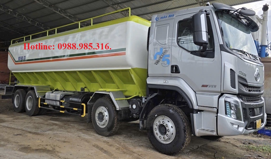 Xe tải 4 chân chở thức ăn chăn nuôi 26 khối